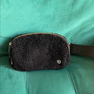 lululemon athletica Black Fleece Crossbody Bag
